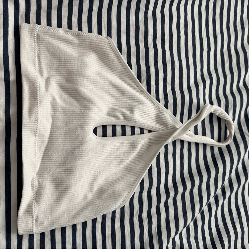 Garage White Ribbed Keyhole Halter Crop Top